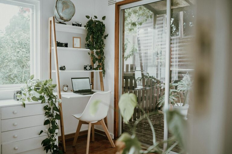 How to Create a Relaxing Home Workspace for Better Focus